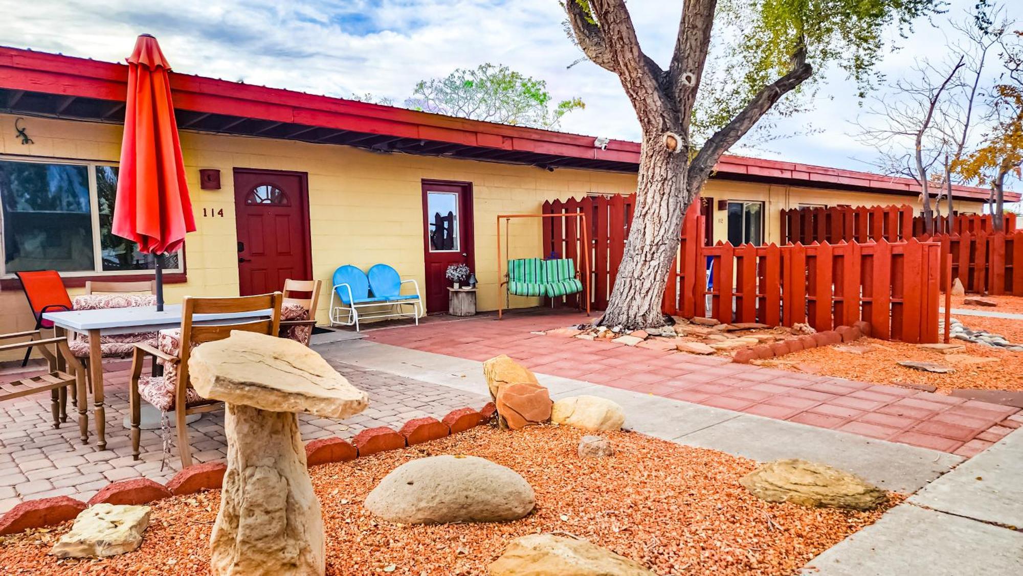 Red Rock Motel And Dam Motel Page Exteriör bild
